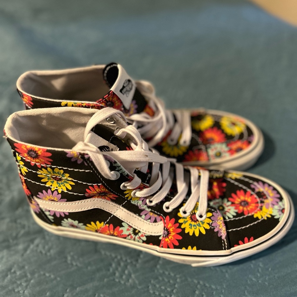 #OFFERS ARE ACCEPTED Unisex Sk8-Hi Tapered Peace Shoes Men size 8.0 , Women 9.5